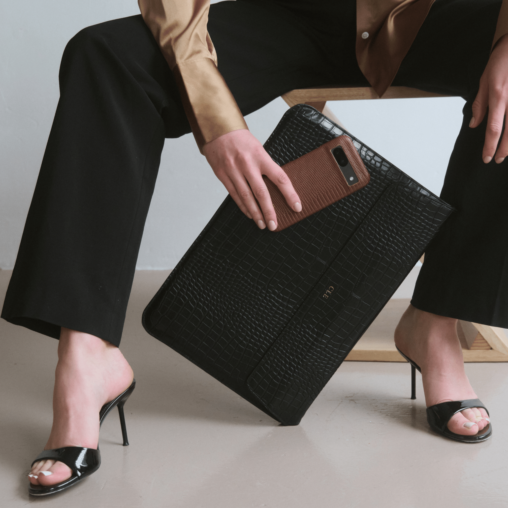 Dark Brown Lizard Texture Personalized Snap Case